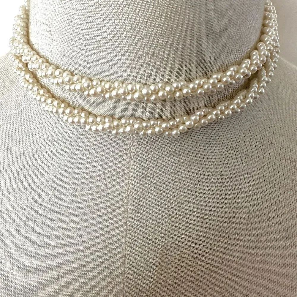 Vintage long vintage twisted faux pearl necklace